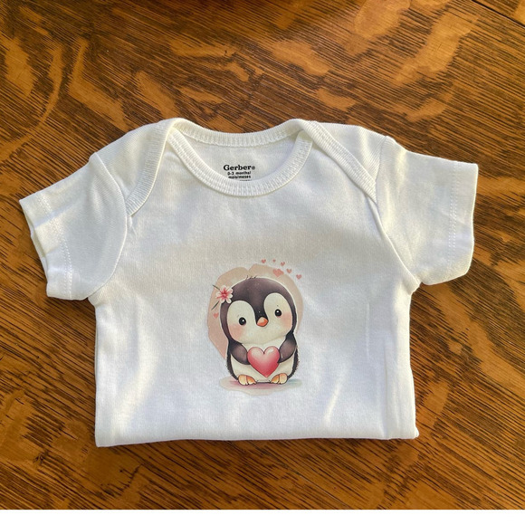 Penguin Love & Hearts Unisex Infants Gerber‎ ONESIES® Baby Shower Gift 0-3M - Picture 2 of 5